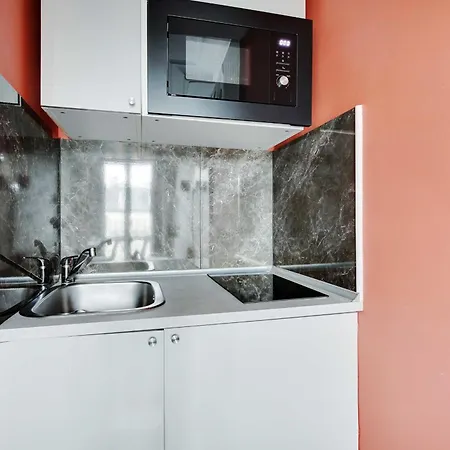 Republique - Magenta Paříž