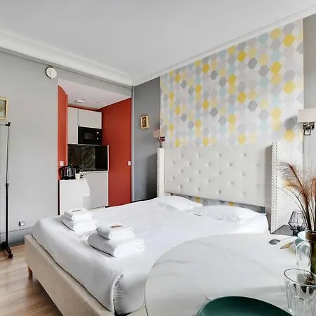 Republique - Magenta *