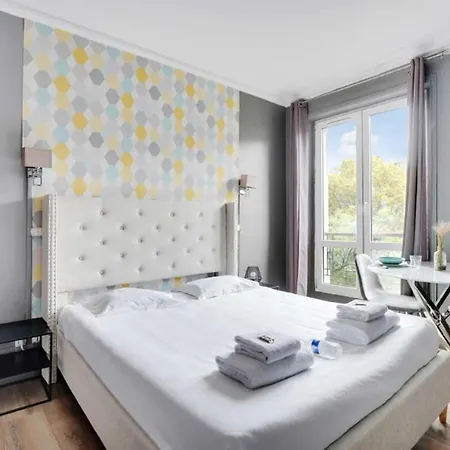 Republique - Magenta