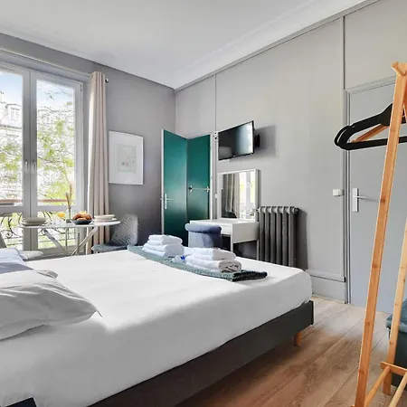 Republique - Magenta