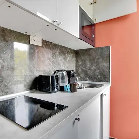 Republique - Magenta Paříž