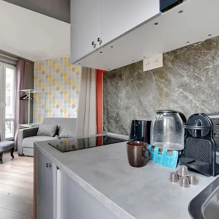 Republique - Magenta Paříž