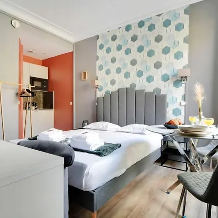 Republique - Magenta