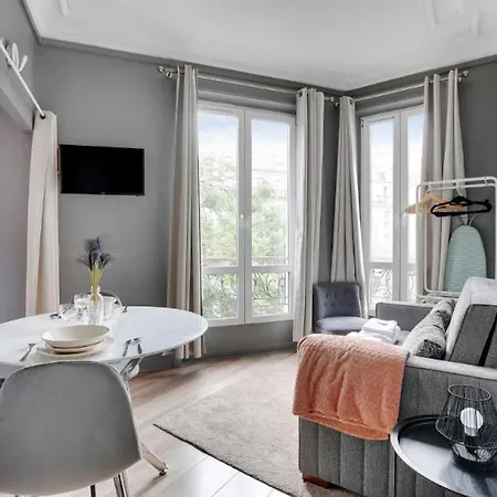 Republique - Magenta