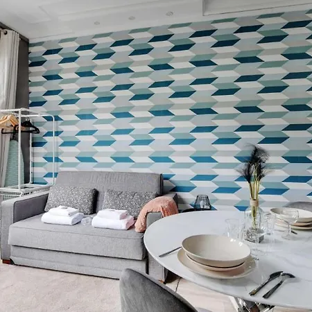 Republique - Magenta Paříž